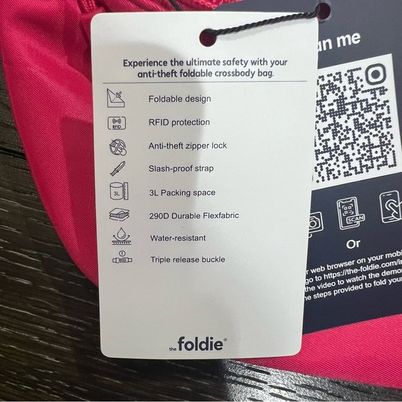 NWT Foldie Hot Pink RFID Safe Bag - Picture 5 of 9